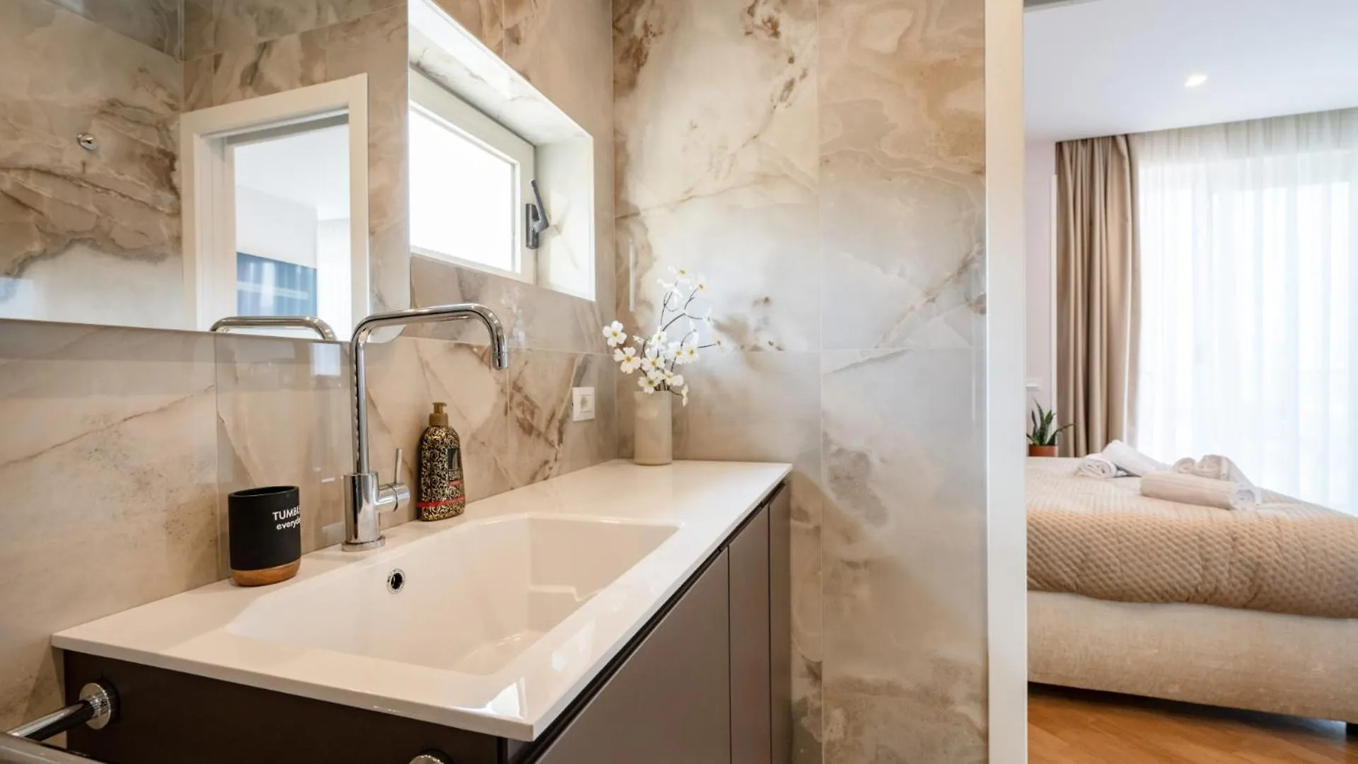 Skyline Mirjana - Cozy Apartment With Terrace バーリ 0*,